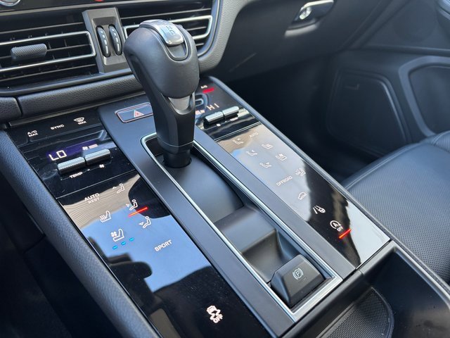 Certified 2025 Porsche Macan image 22
