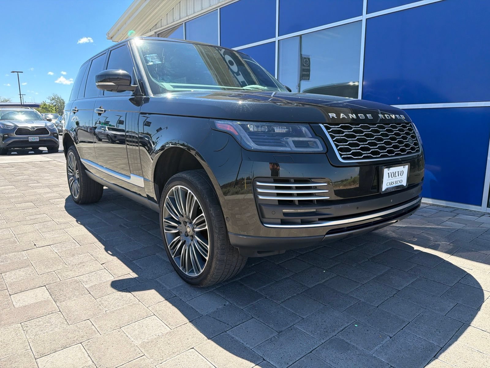 Used 2018 Land Rover Range Rover Autobiography AWD/4WD image 2