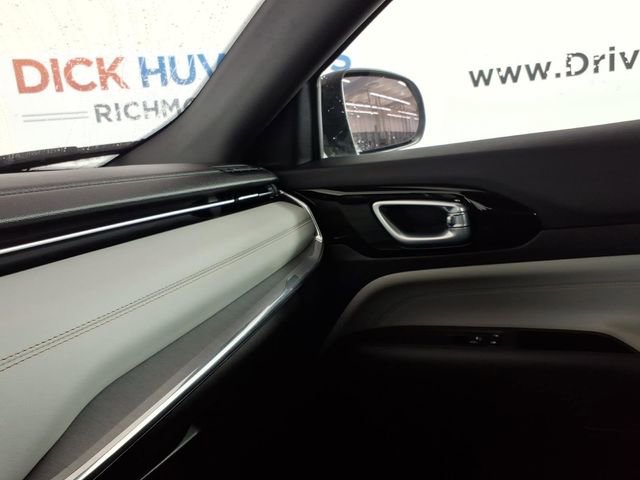 Used 2023 Jeep Compass Limited image 21