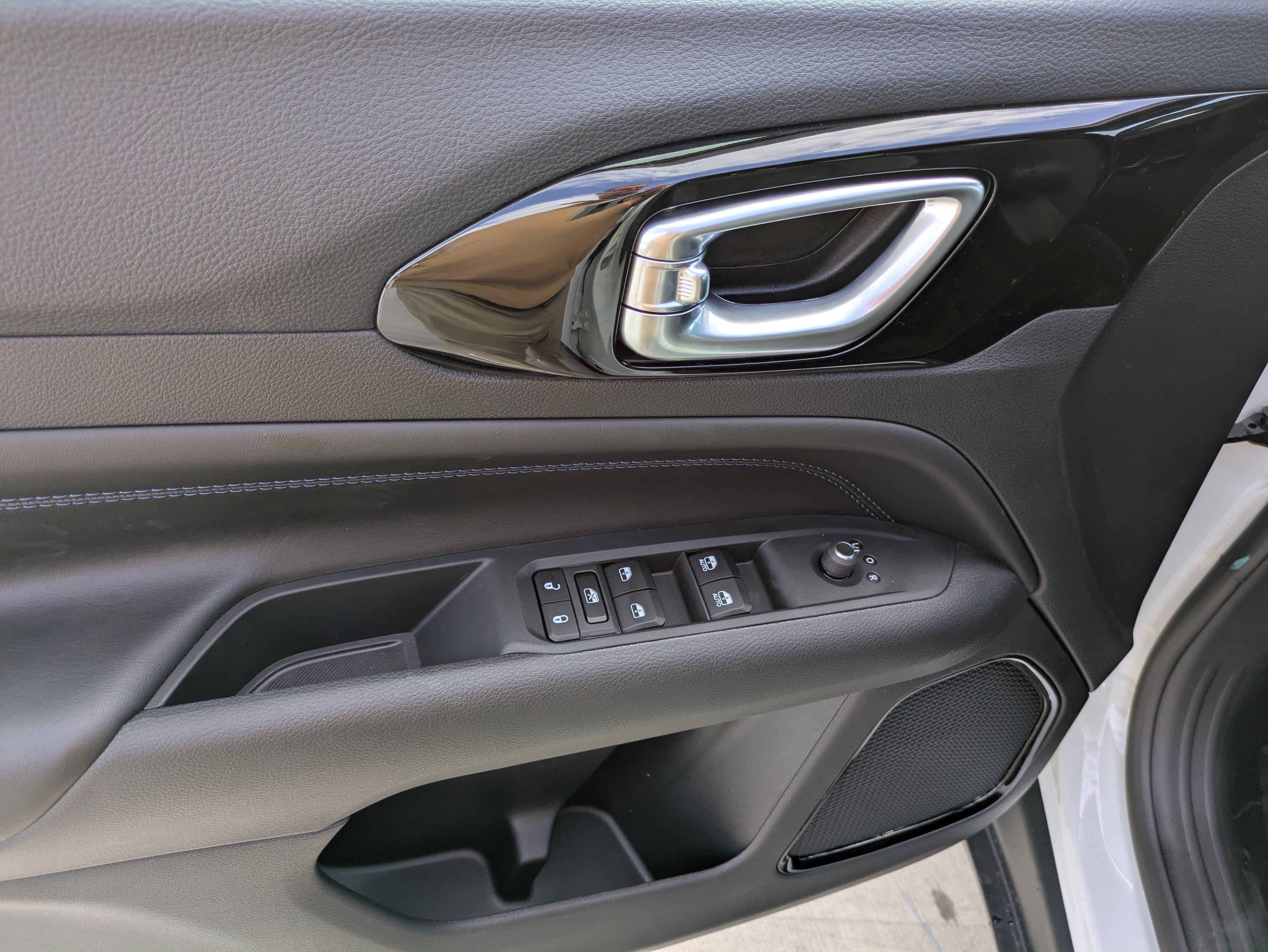 New 2026 Jeep Compass Latitude image 12