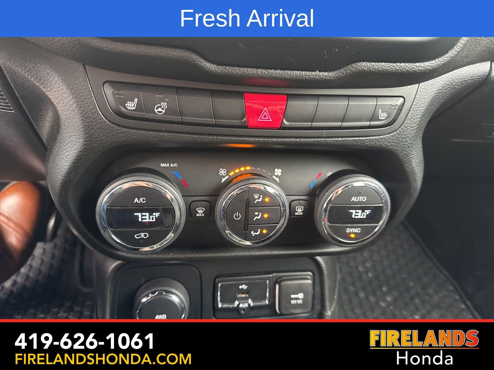 Used 2017 Jeep Renegade Latitude w/ Popular Equipment Group image 21