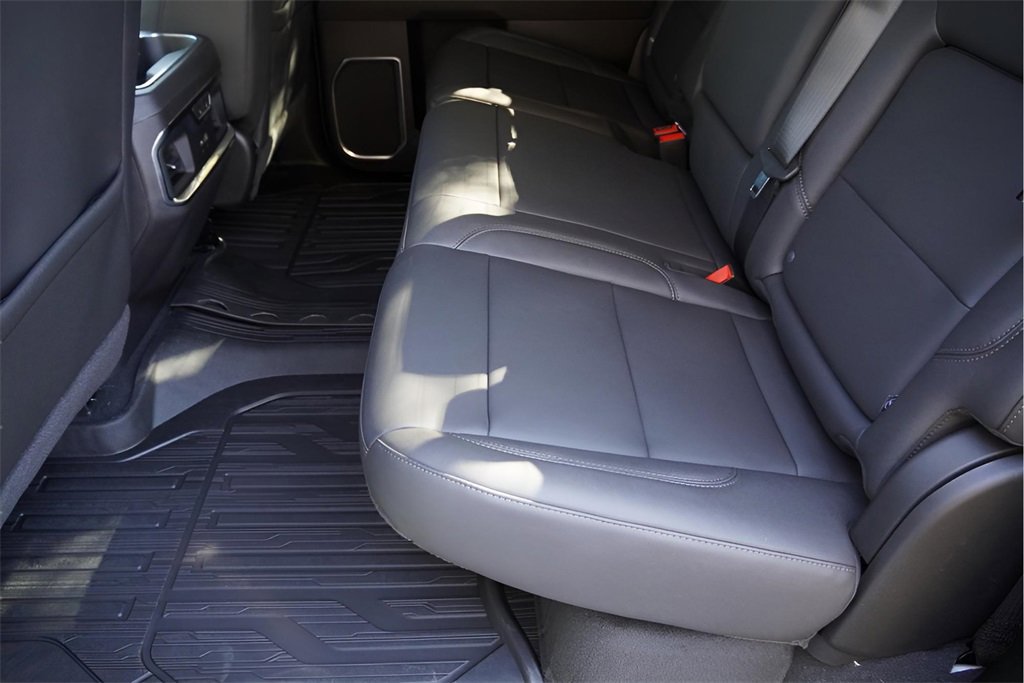 New 2026 GMC Sierra 1500 SLT image 22