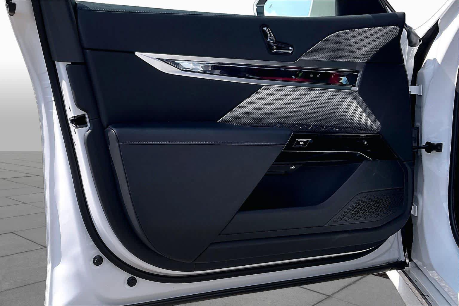 Used 2024 BMW i7 eDrive50 RWD image 23