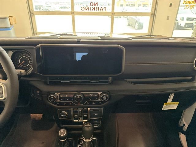 Used 2024 Jeep Wrangler Sahara w/ Technology Group image 35