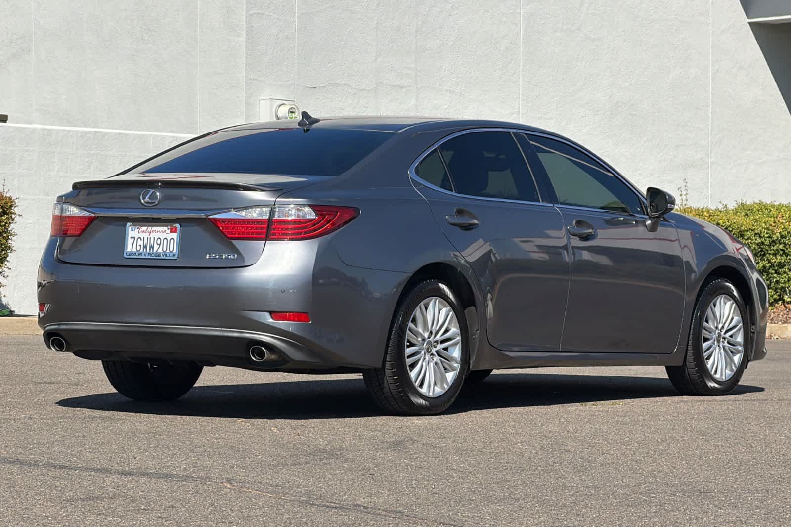 Used 2014 Lexus ES 350 w/ Premium Package FWD image 2
