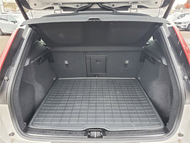 Used 2025 Volvo XC40 B5 Core w/ Protection Package Premier image 36