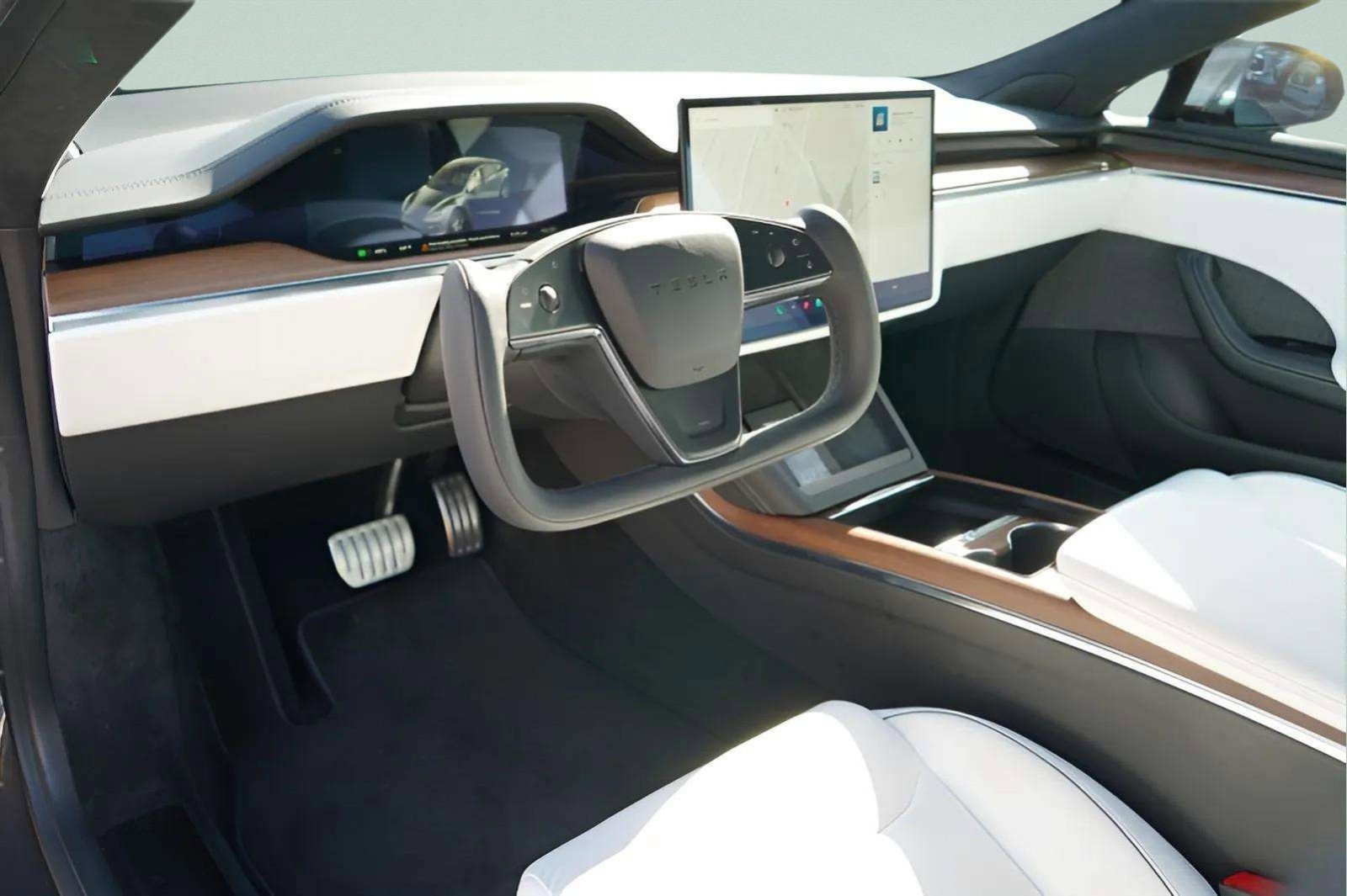 Used 2021 Tesla Model S Plaid image 34