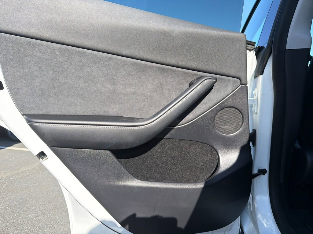 Used 2023 Tesla Model Y Long Range image 23