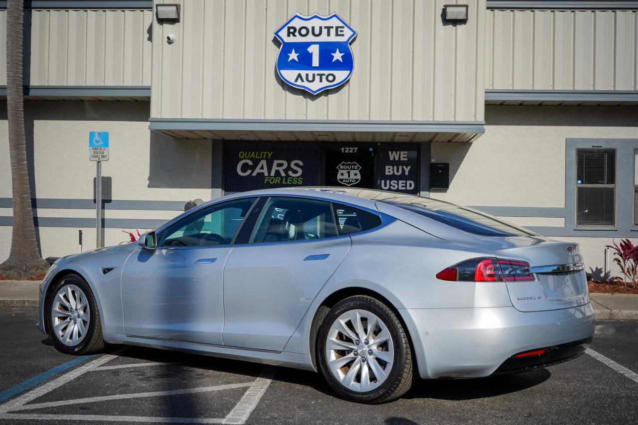 Used 2017 Tesla Model S 75 image 4