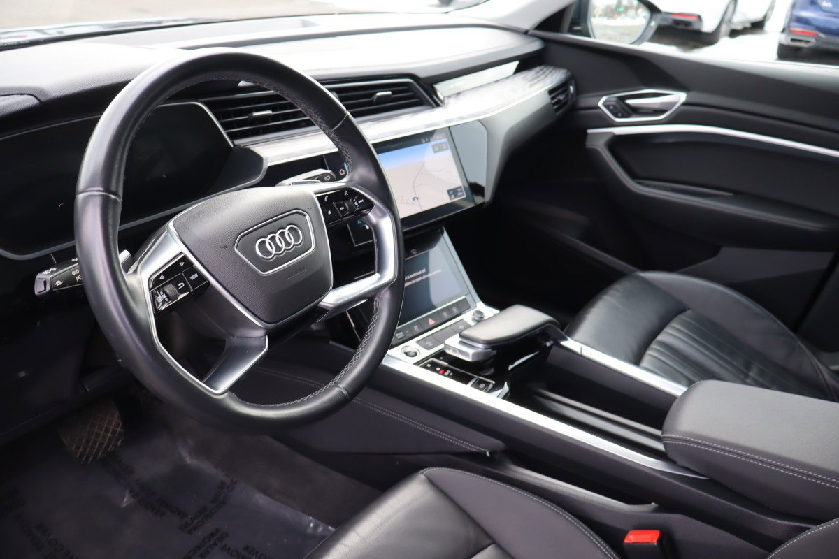 Used 2021 Audi e-tron Premium image 8