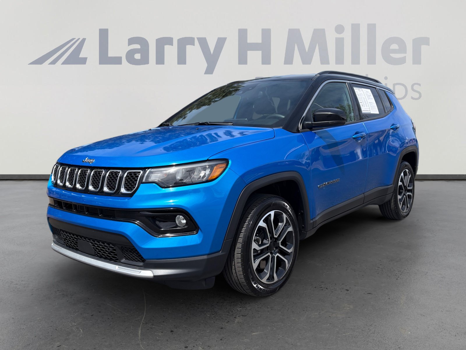 Used 2024 Jeep Compass Limited AWD/4WD video 1