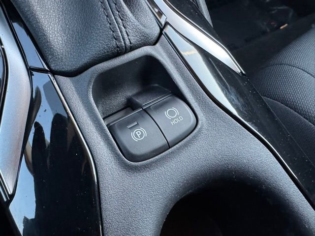 Used 2021 Toyota Corolla LE w/ Carpet Mat Package (TMS) image 16