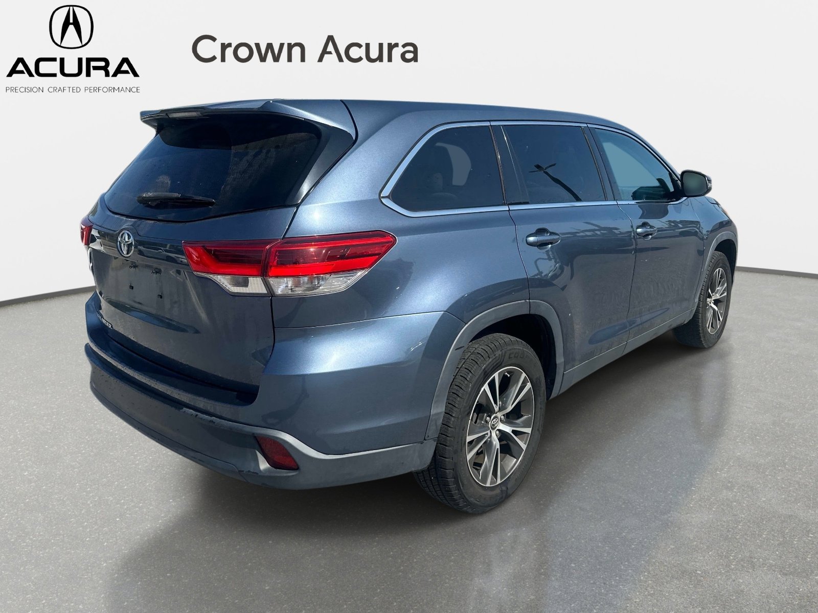 Used 2019 Toyota Highlander LE FWD image 7