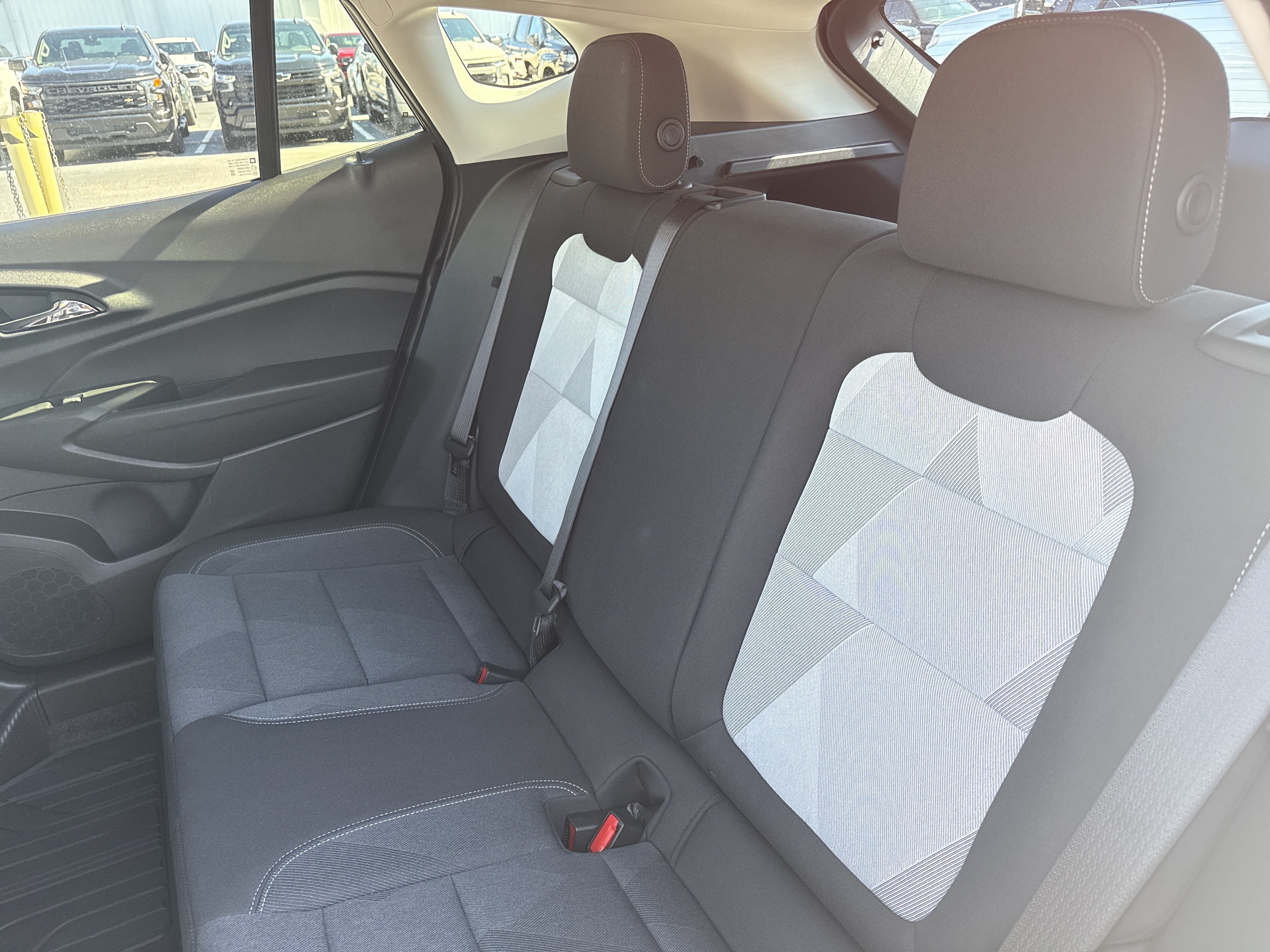 Used 2026 Chevrolet Trax LS FWD image 29