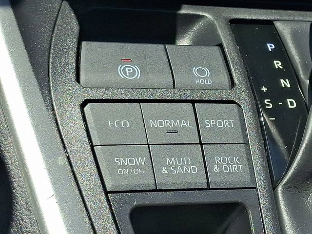 Used 2025 Toyota RAV4 XLE AWD/4WD image 23