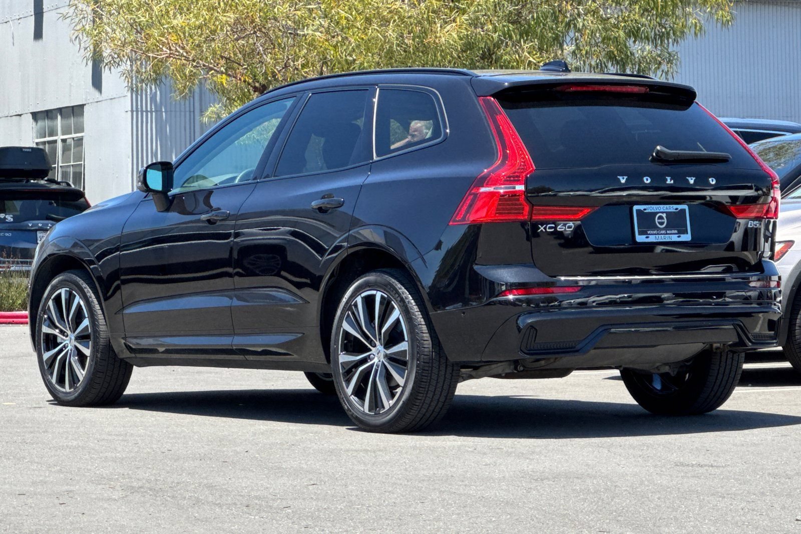 Used 2023 Volvo XC60 B5 Plus w/ Climate Package AWD/4WD image 6