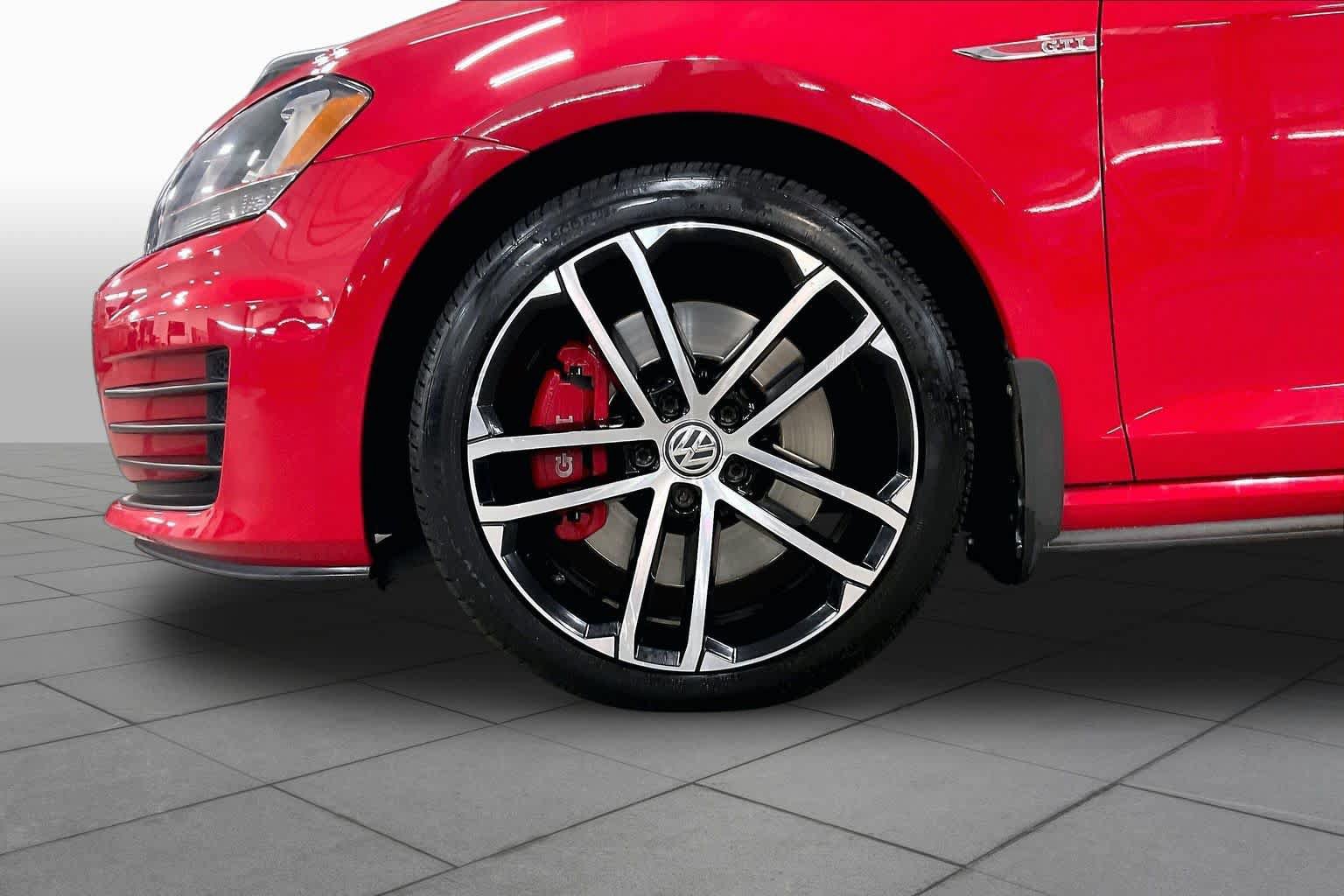 Used 2017 Volkswagen GTI Sport FWD image 11