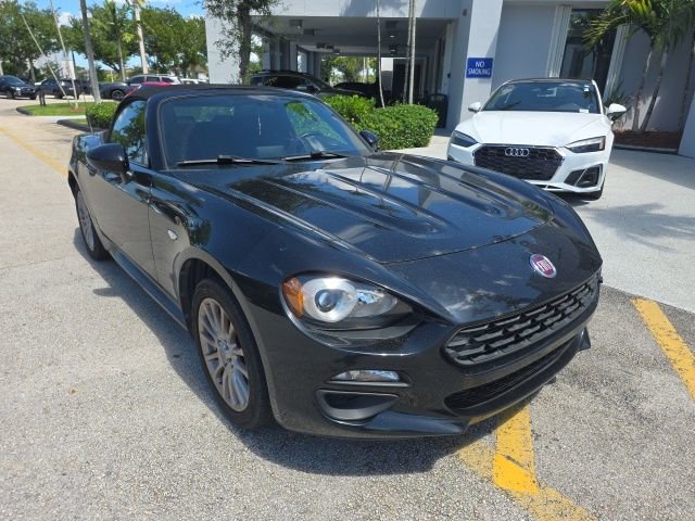 Used 2020 FIAT 124 Spider Classica w/ Technology Group RWD image 3