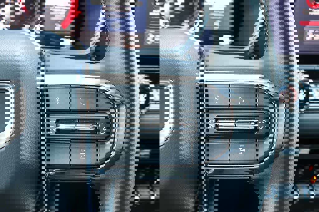 Used 2025 GMC Canyon Elevation w/ Convenience Package image 26