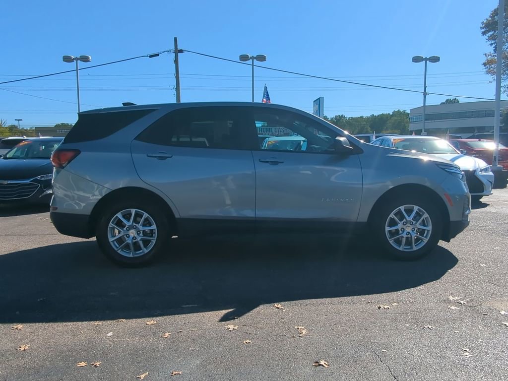 Used 2023 Chevrolet Equinox LS image 9