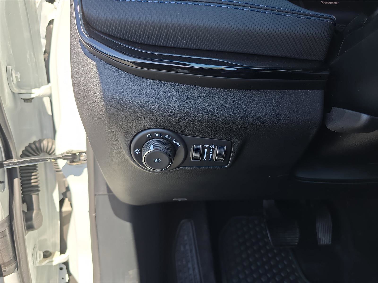 New 2026 Jeep Compass Latitude image 35