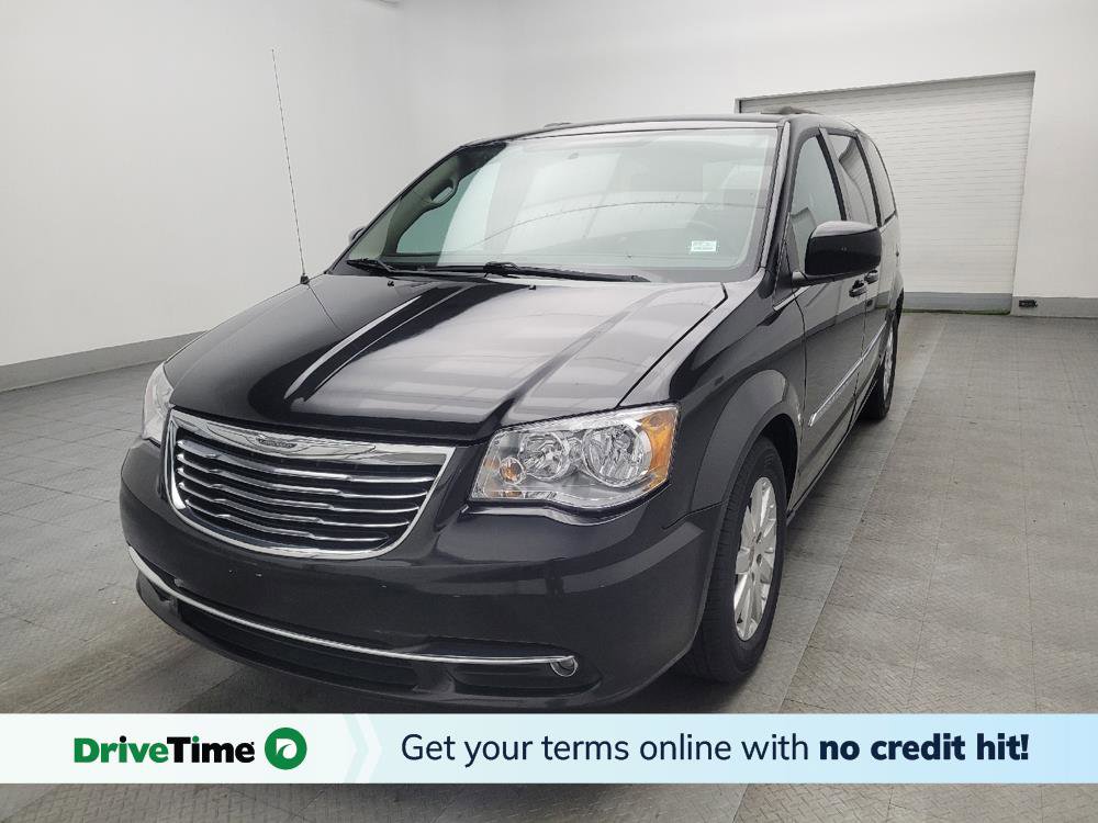 Used 2016 Chrysler Town & Country Touring image 1