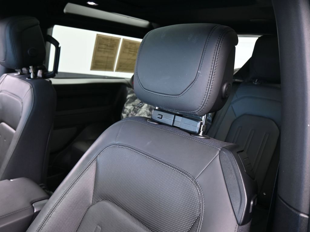 Used 2023 Land Rover Defender 90 X image 16