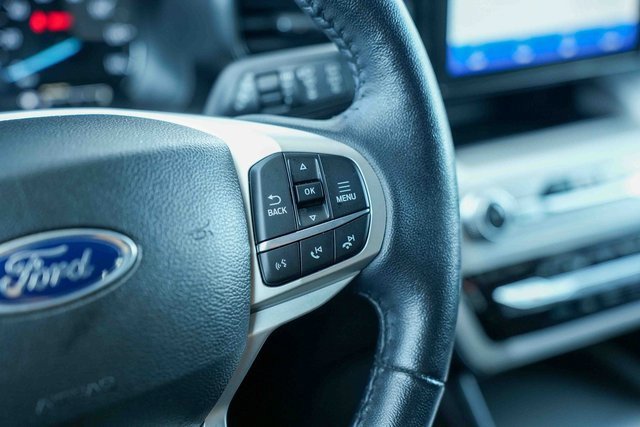 Used 2023 Ford Explorer XLT image 37