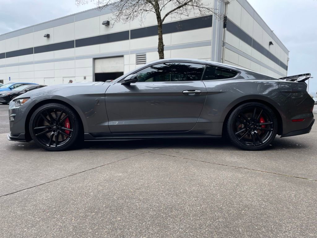 Used 2021 Ford Mustang Shelby GT500 w/ Technology Package RWD image 7
