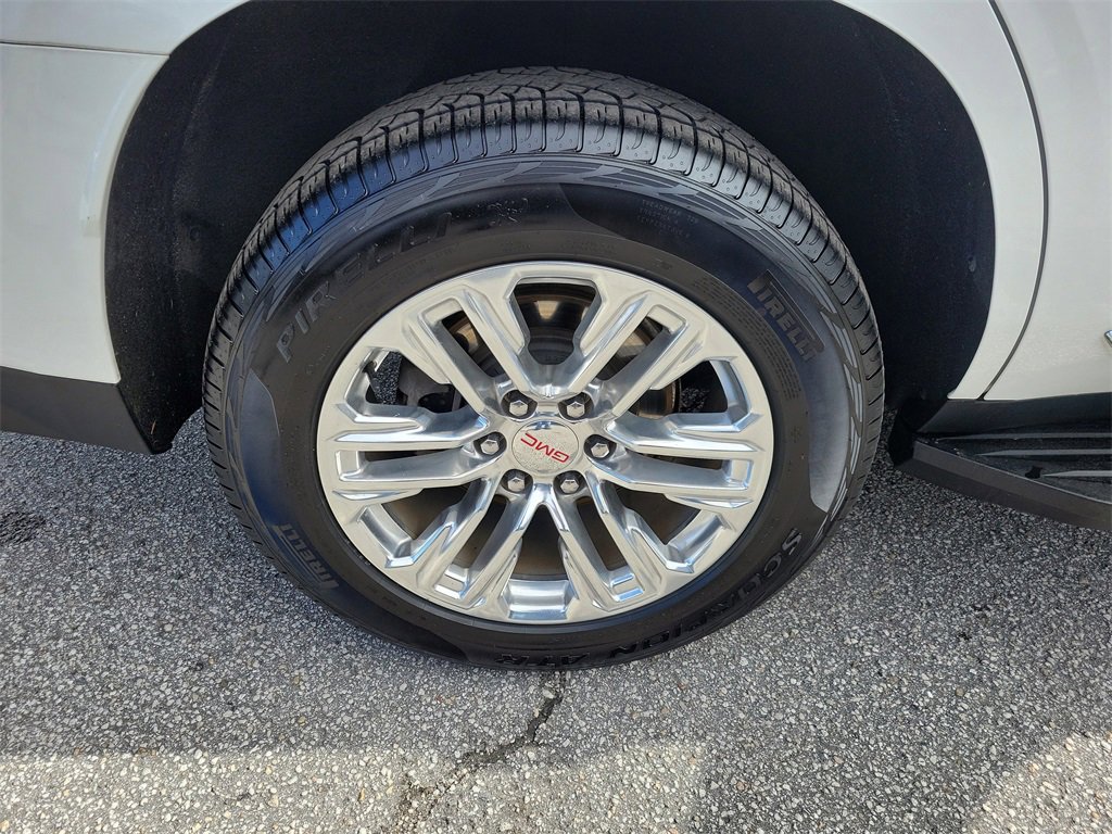 Used 2021 GMC Yukon SLT w/ SLT Premium Package image 5