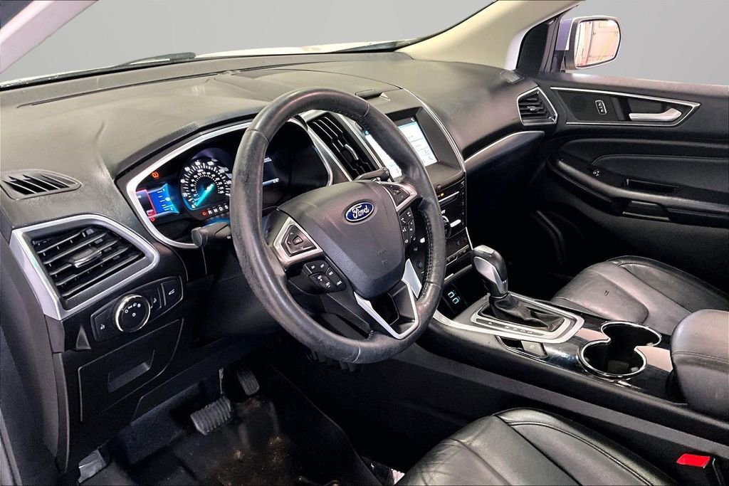 Used 2016 Ford Edge Titanium w/ Equipment Group 301A image 17
