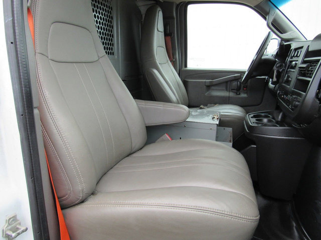 Used 2017 Chevrolet Express 2500 RWD image 14
