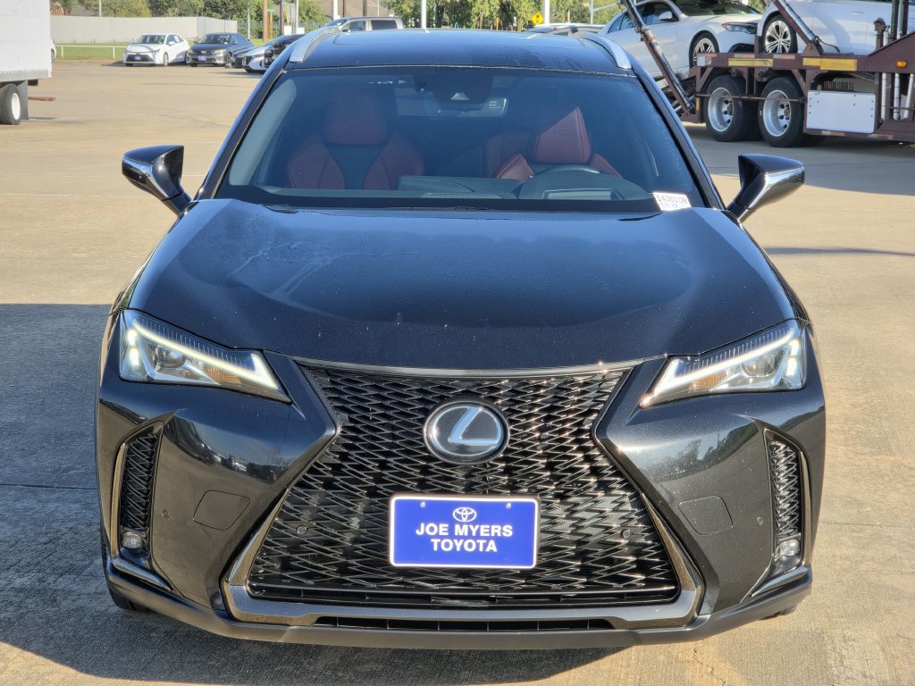Used 2022 Lexus UX 200 F Sport w/ F Sport Premium Package FWD image 3