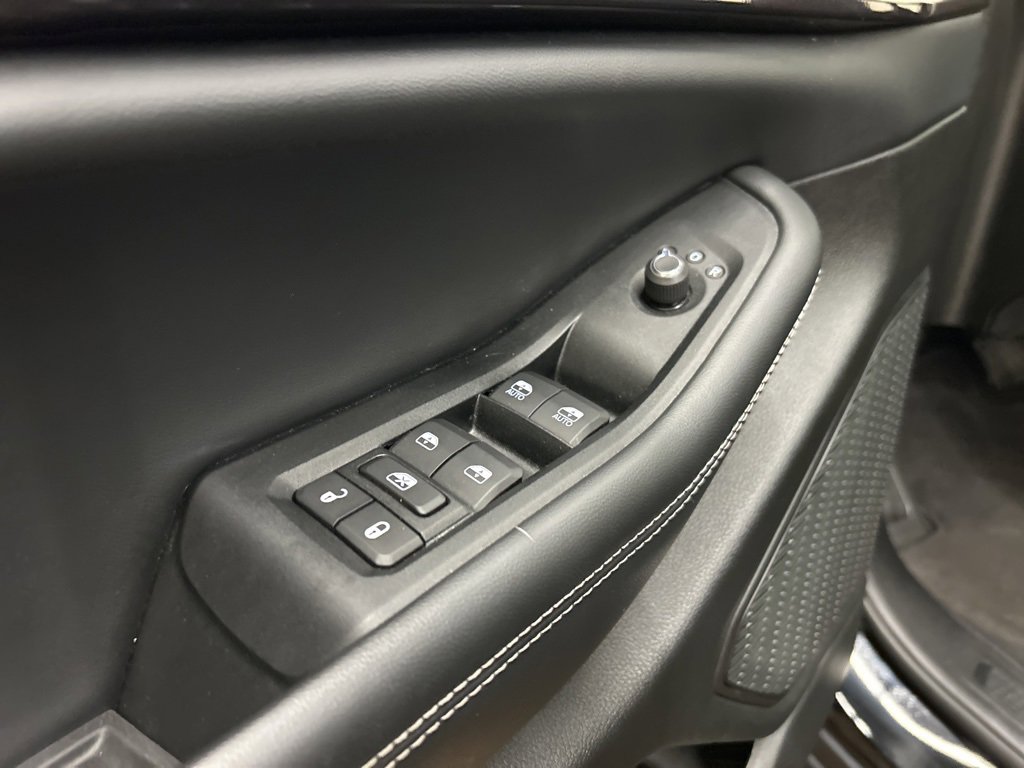 Used 2023 Jeep Grand Cherokee Laredo w/ Luxury Tech Group I image 25