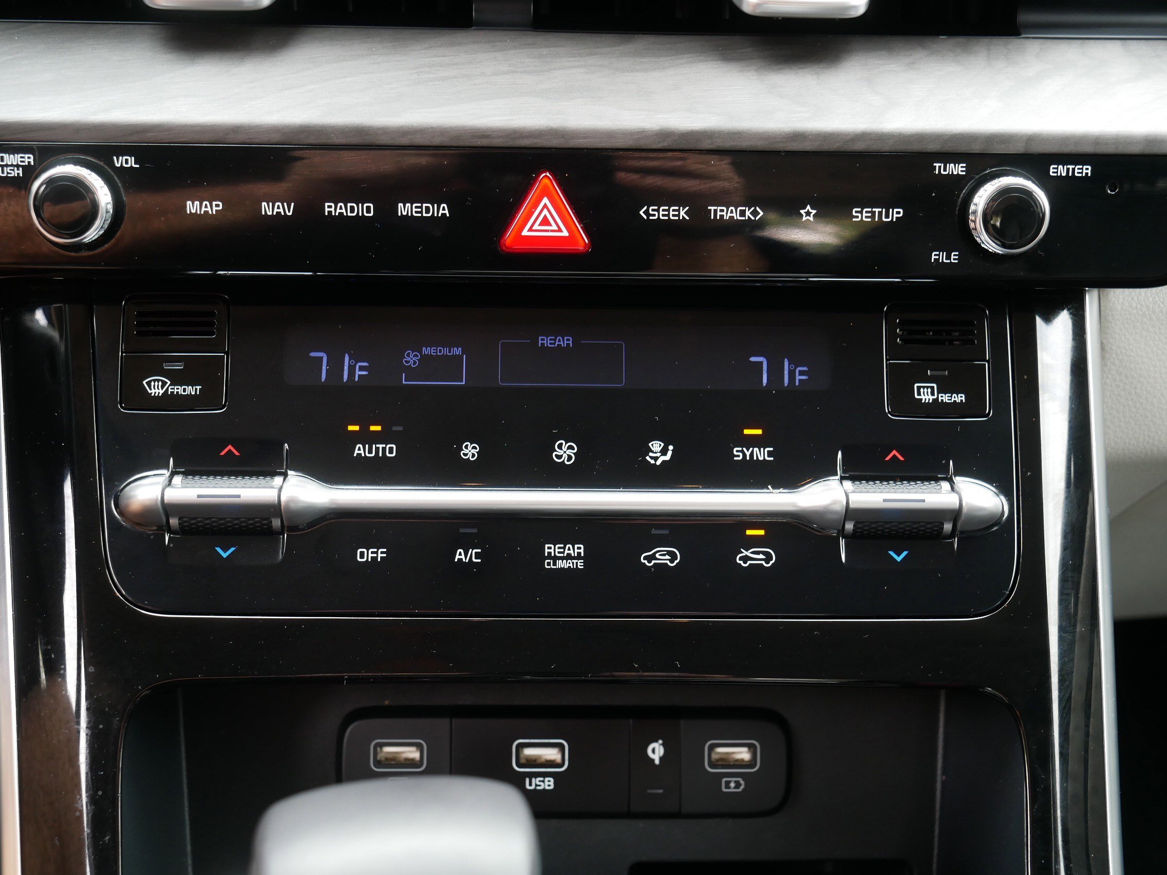 Used 2024 Kia Carnival SX FWD image 23