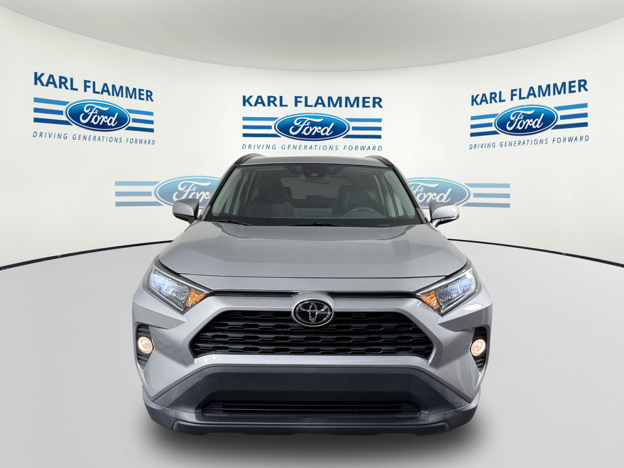 Used 2021 Toyota RAV4 XLE Premium FWD image 5