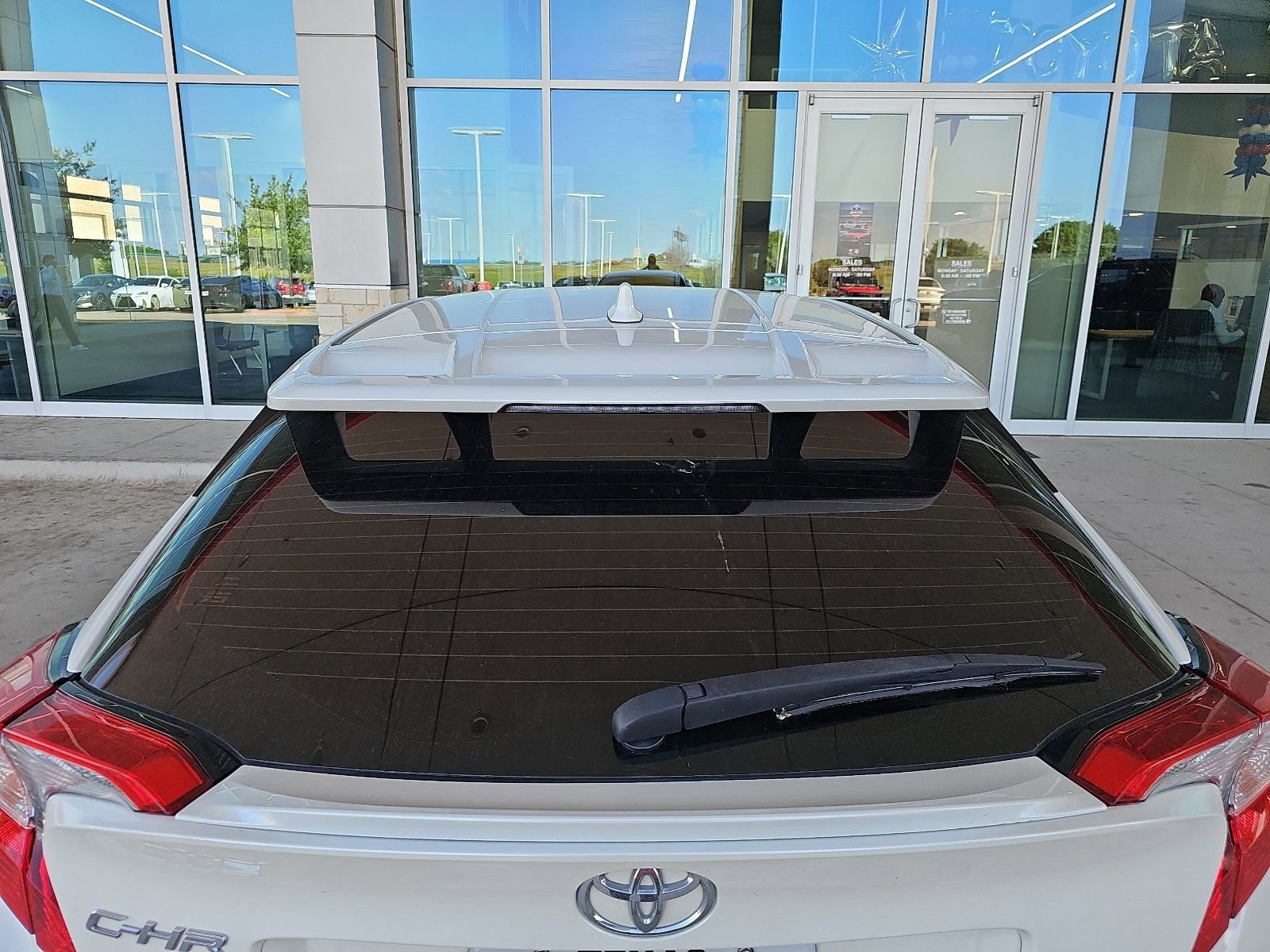 Used 2021 Toyota C-HR XLE FWD image 12