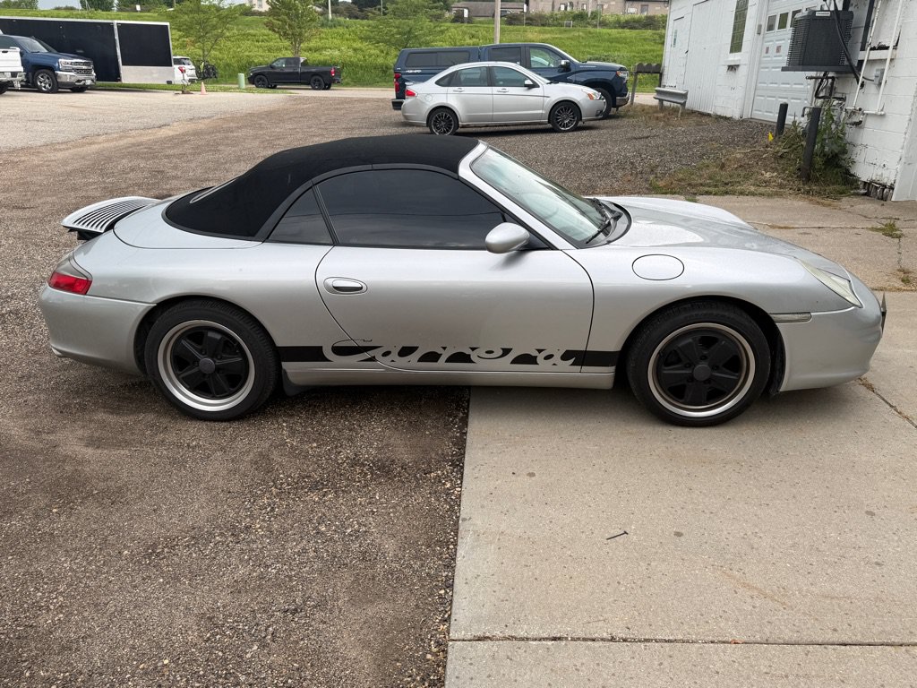 Used 2004 Porsche 911 Carrera RWD image 4