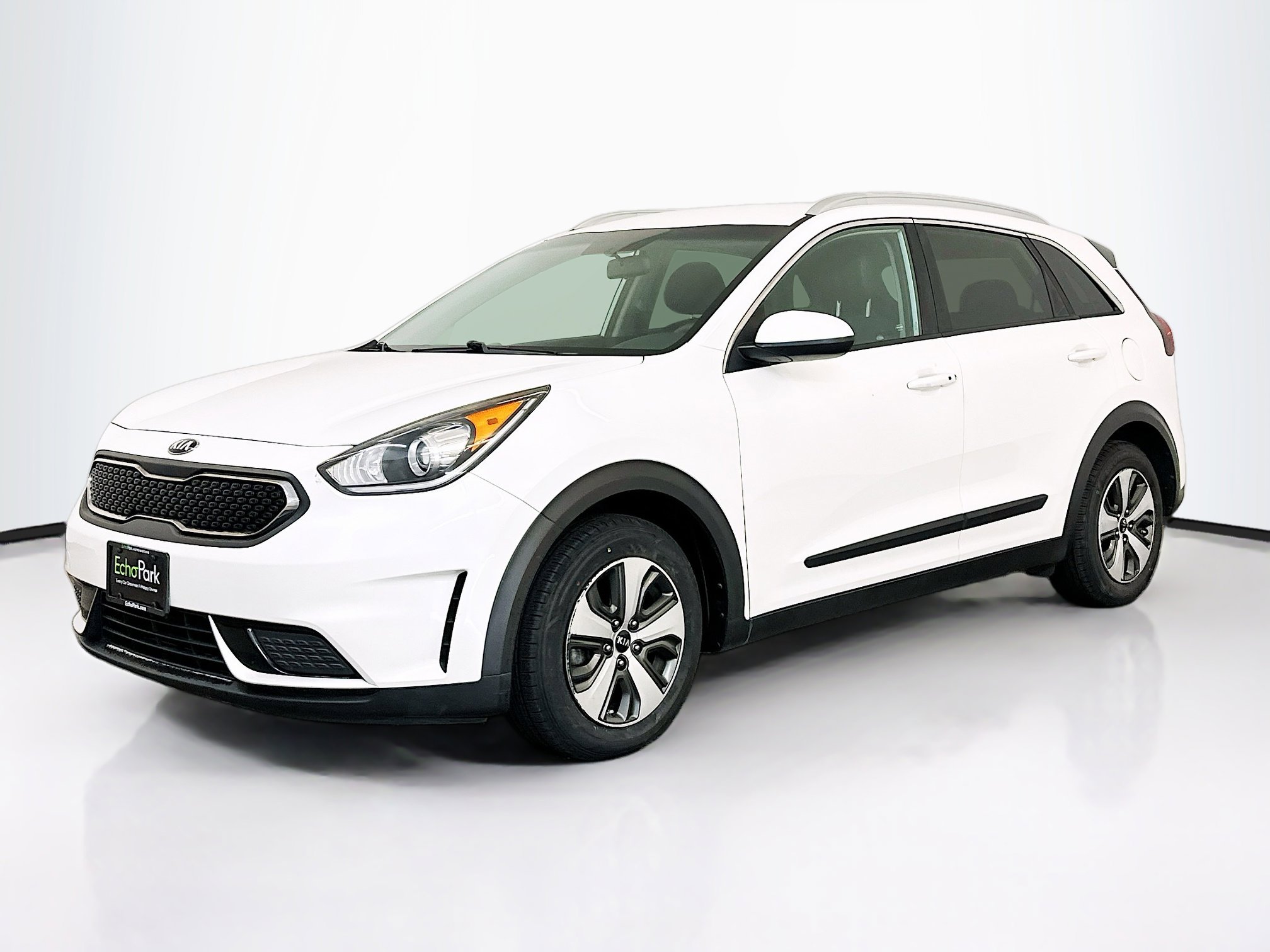 Used 2018 Kia Niro LX image 3