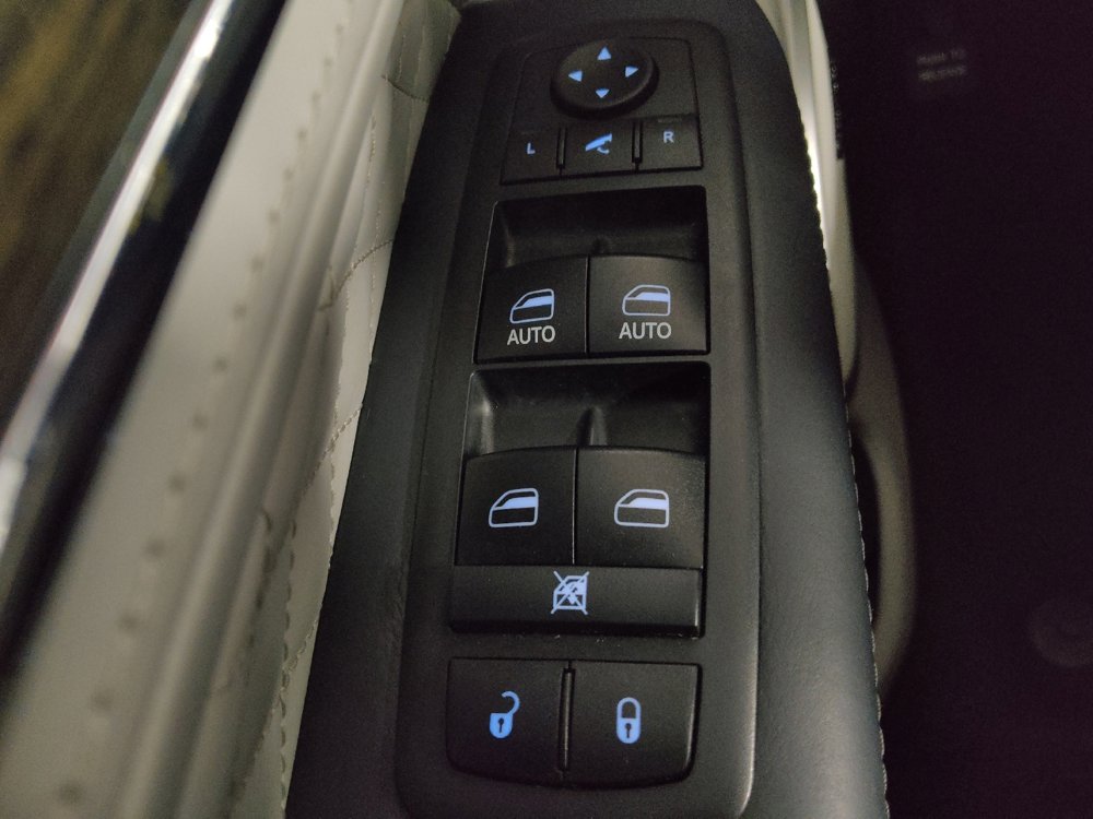 Used 2018 Jeep Grand Cherokee Summit image 27