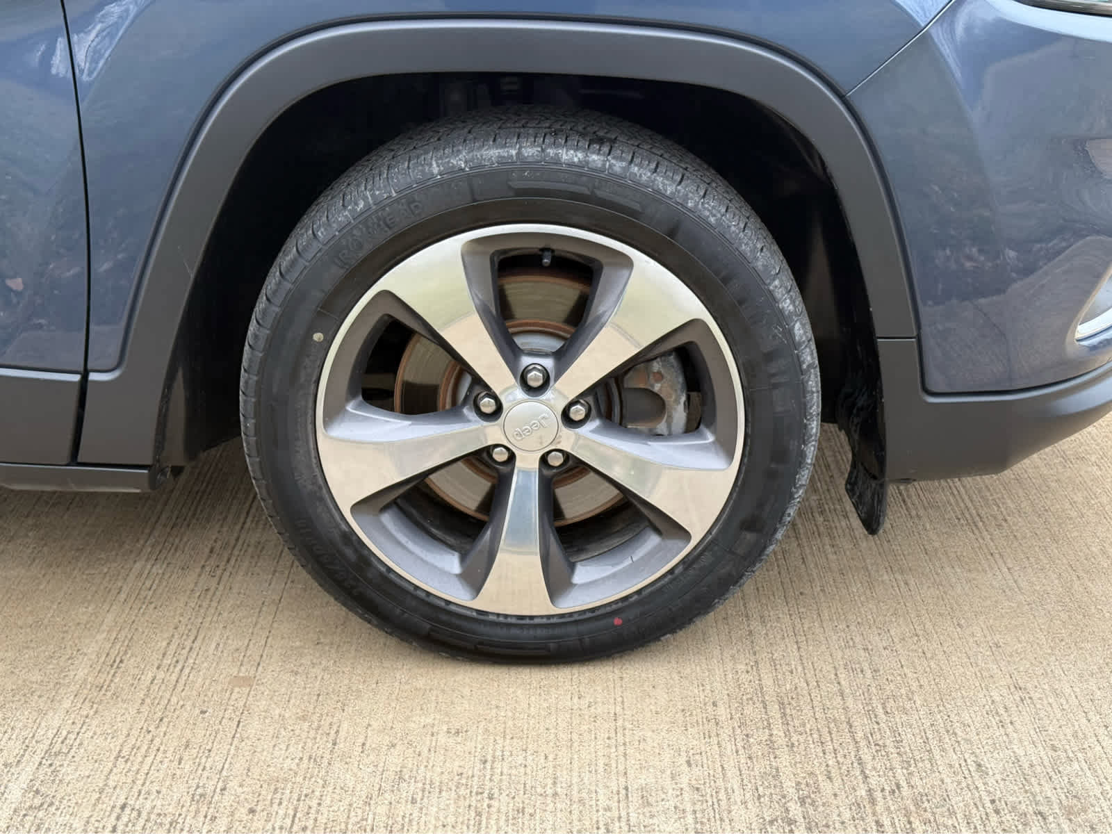 Used 2020 Jeep Cherokee Limited image 11