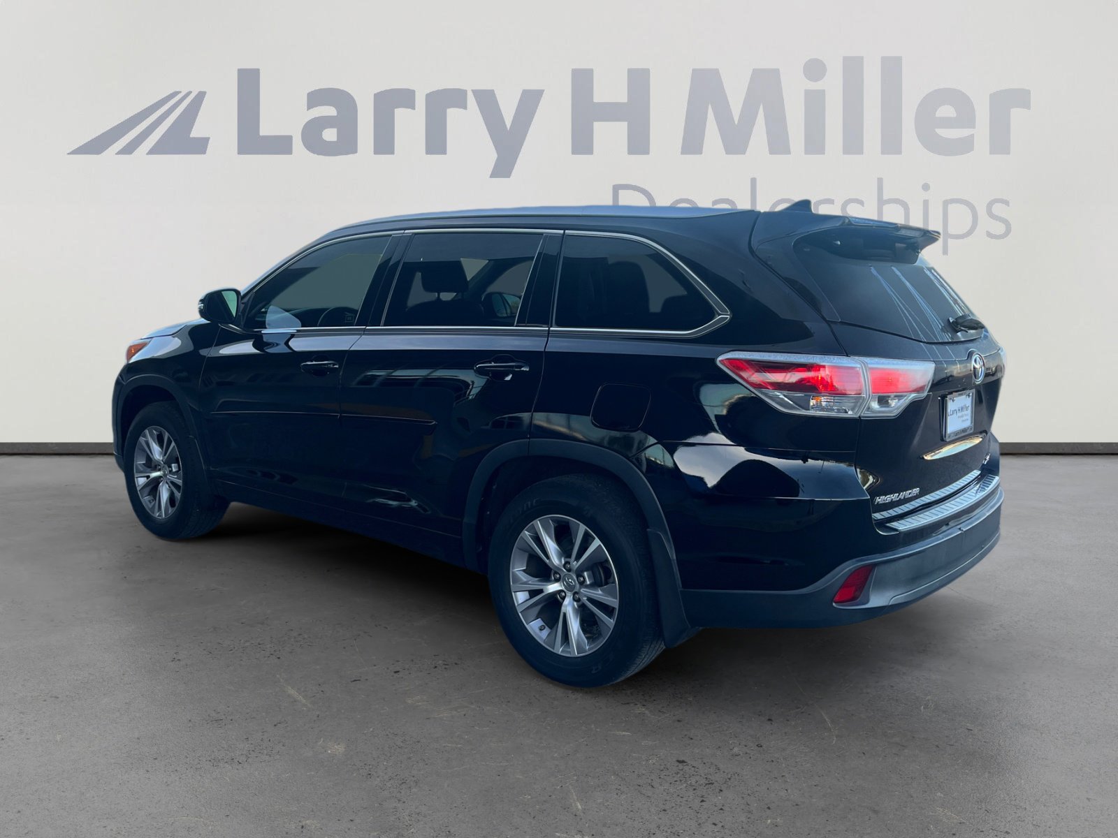 Used 2015 Toyota Highlander XLE image 3