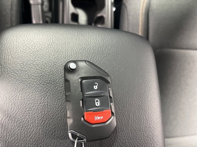 New 2025 Jeep Gladiator Sport image 21