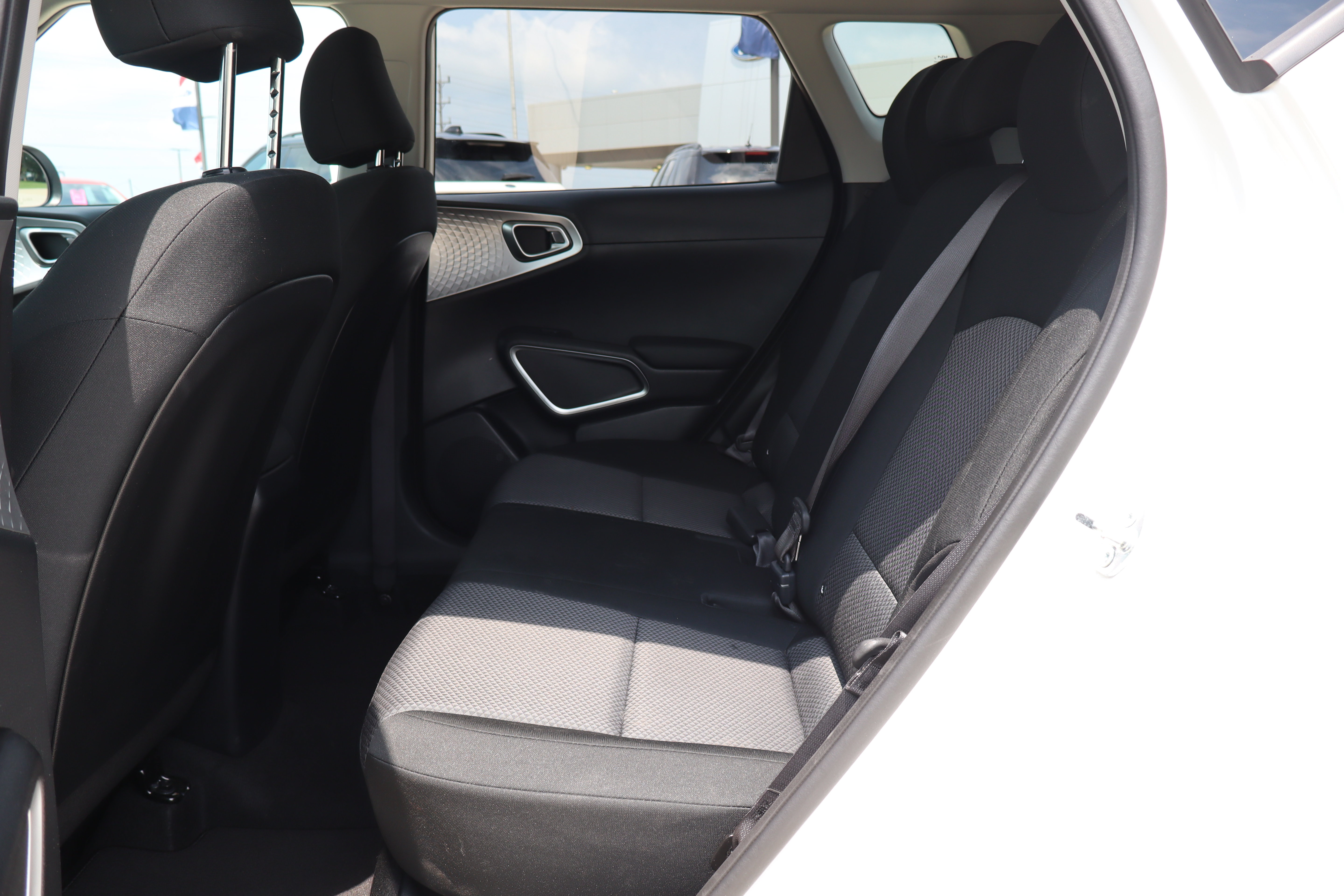 Used 2025 Kia Soul LX w/ LX Technology Package FWD image 10