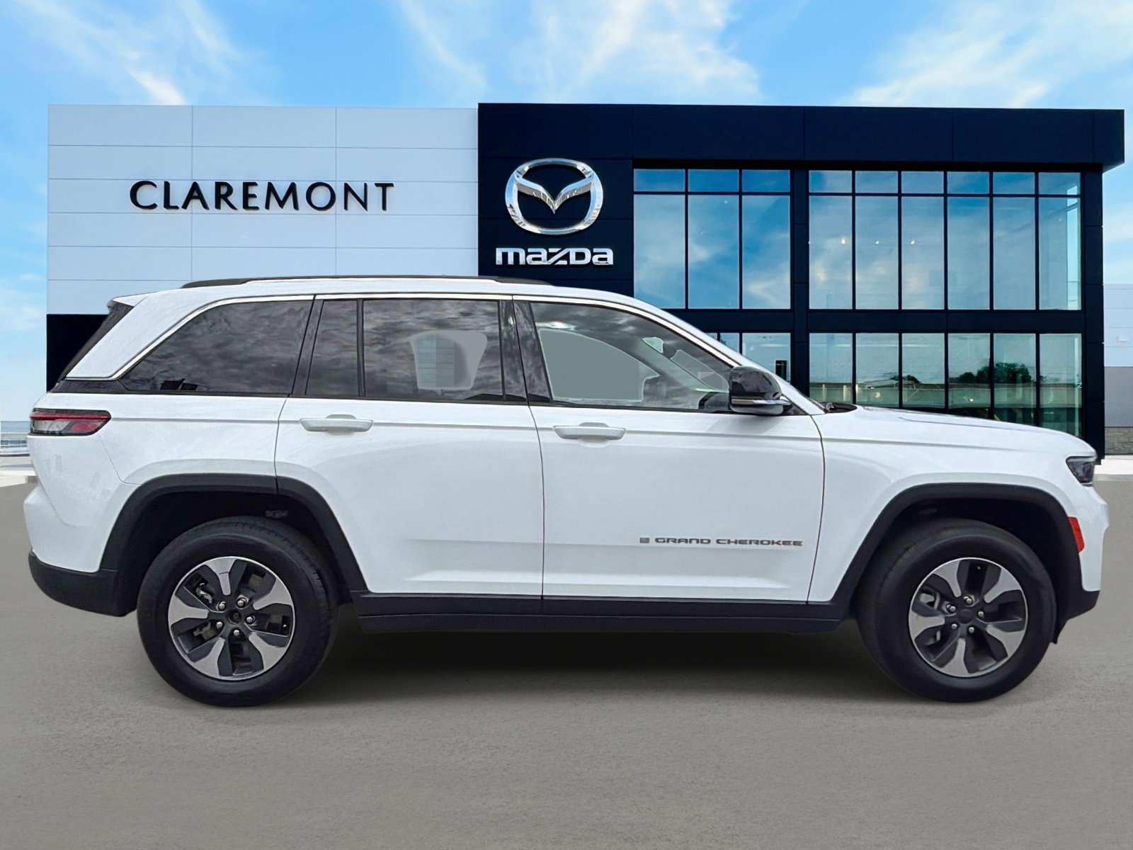 Used 2022 Jeep Grand Cherokee Limited 4xe AWD/4WD image 4
