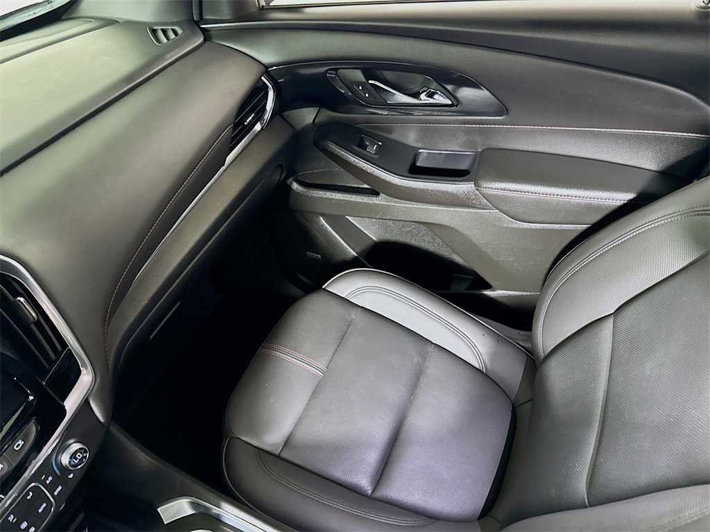 Used 2022 Chevrolet Traverse RS image 21