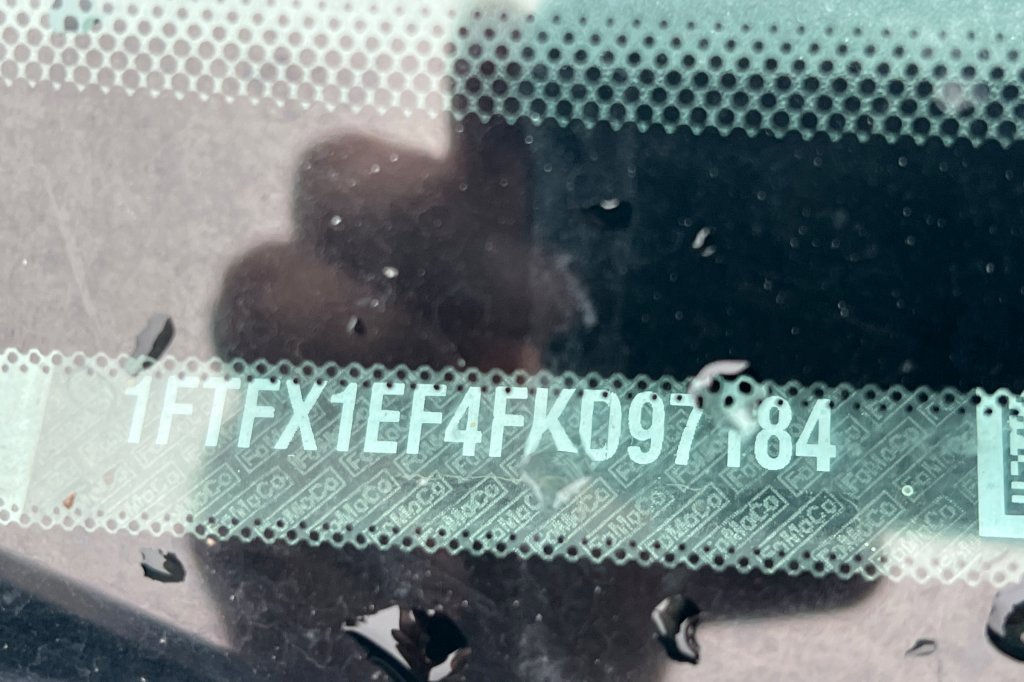 Used 2015 Ford F150 XLT image 3