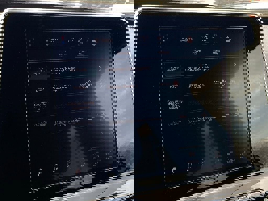 Used 2025 Jeep Compass Latitude image 23