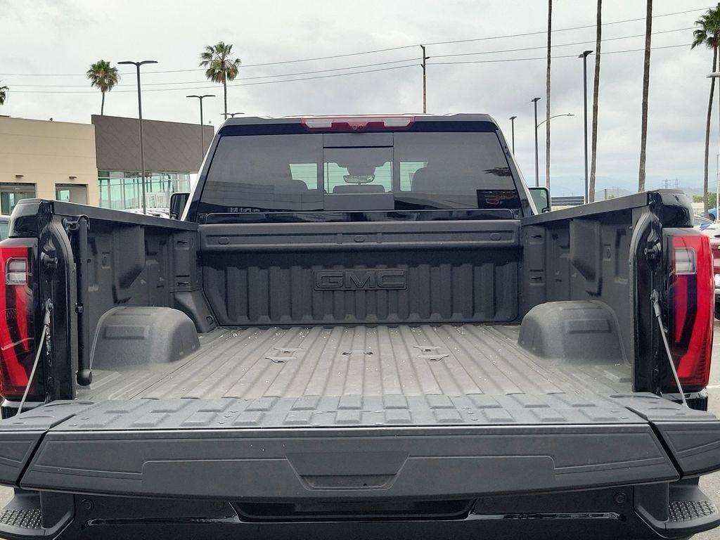 Used 2025 GMC Sierra 2500 Denali w/ Denali Reserve Package image 8