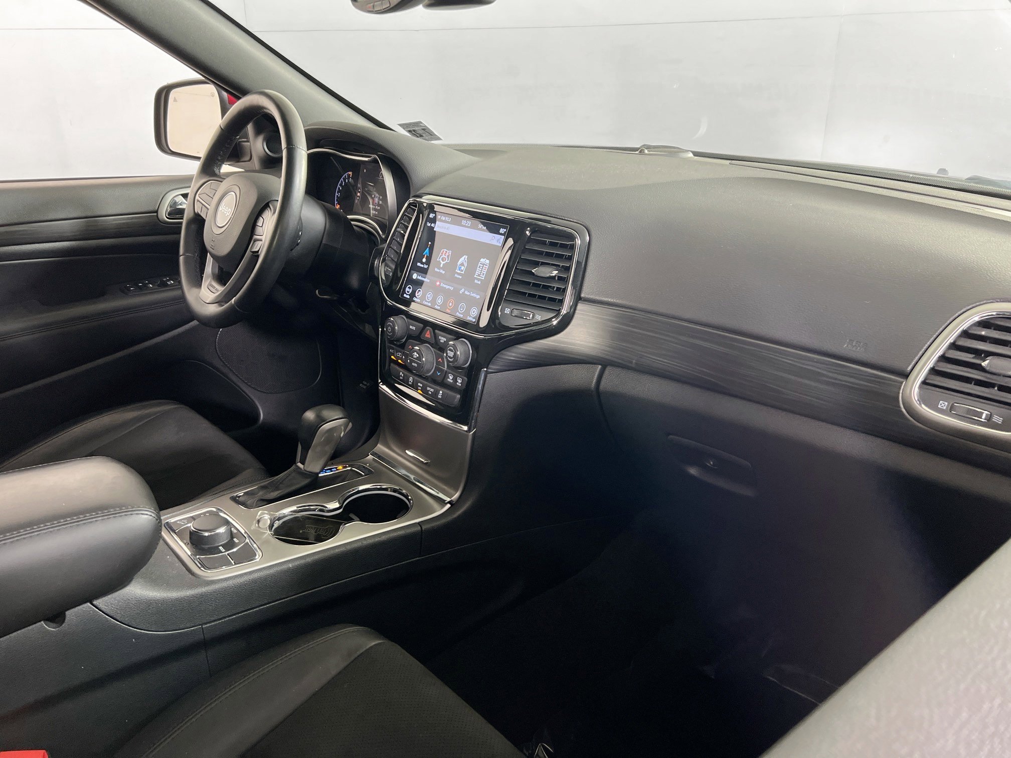 Used 2022 Jeep Grand Cherokee Laredo X AWD/4WD image 29